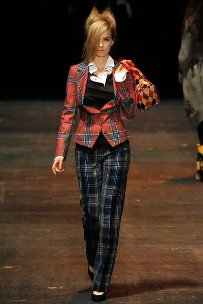 Look 24